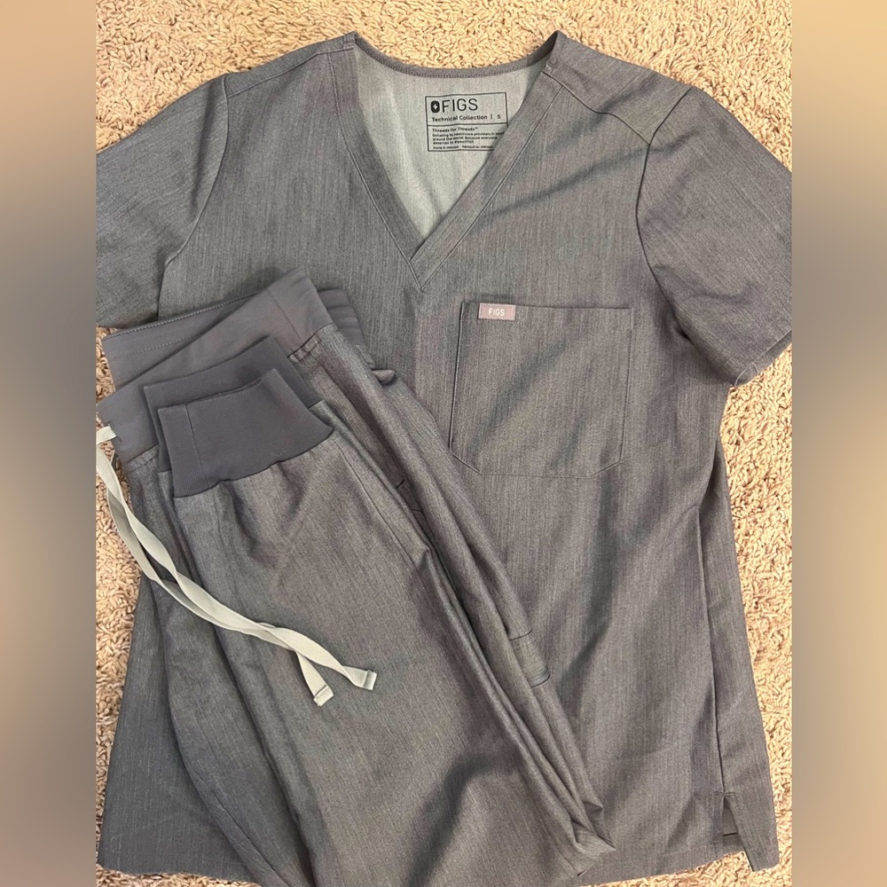 Size small figs set